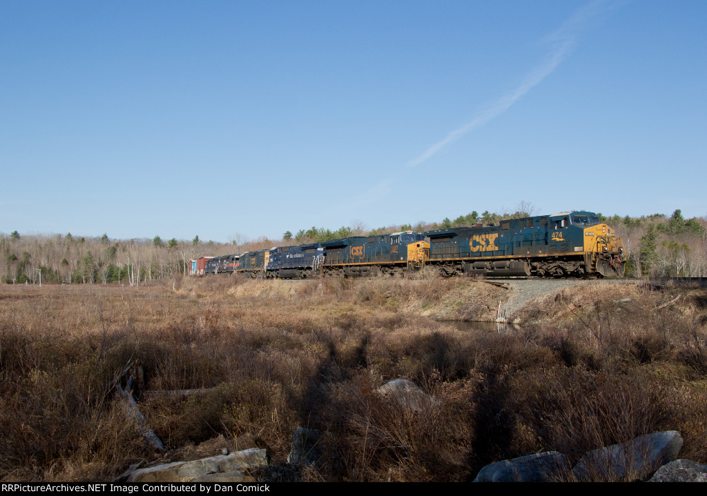 CSXT 474 Leads M426 on the Causeway in Monmouth